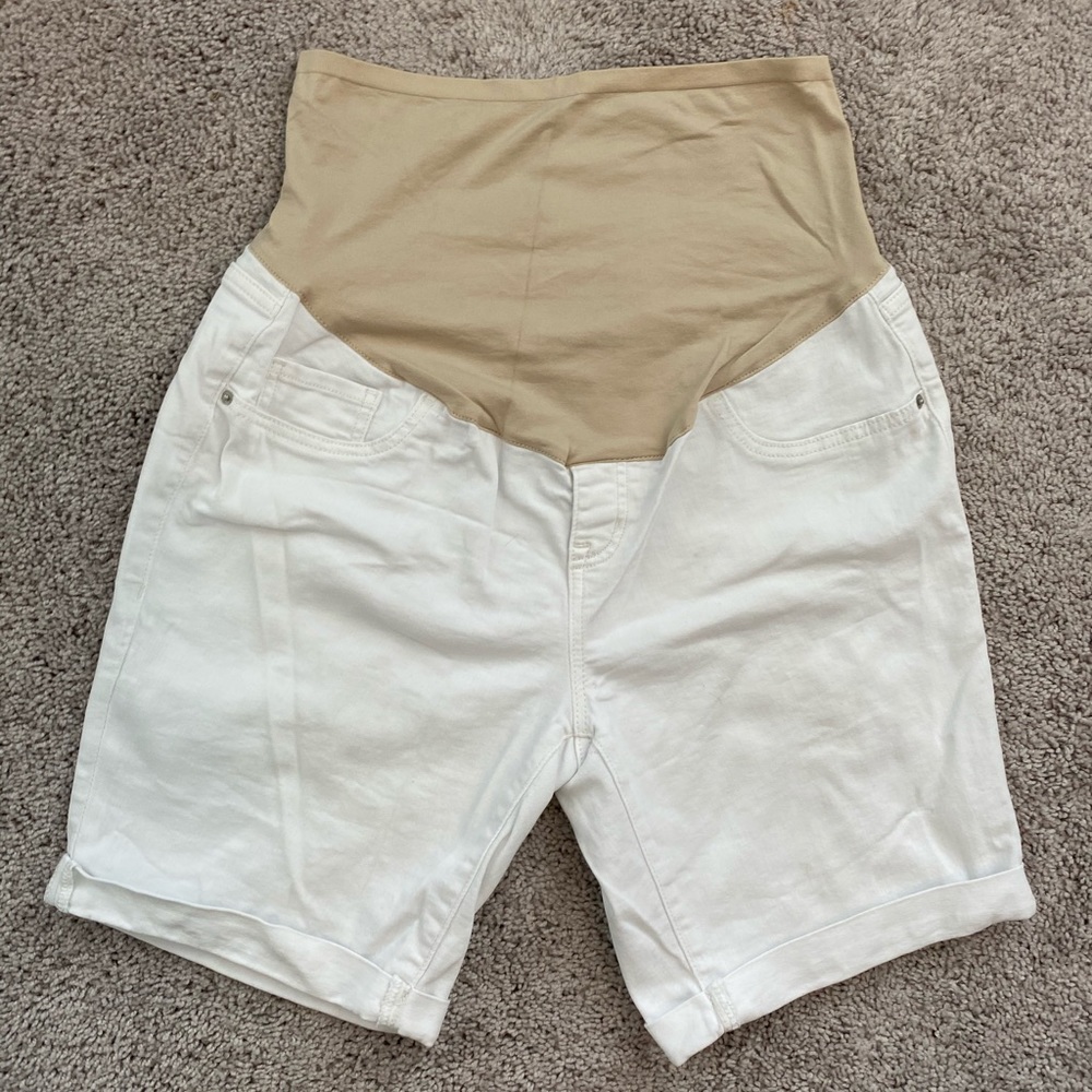 Old Navy Maternity Bermuda shorts